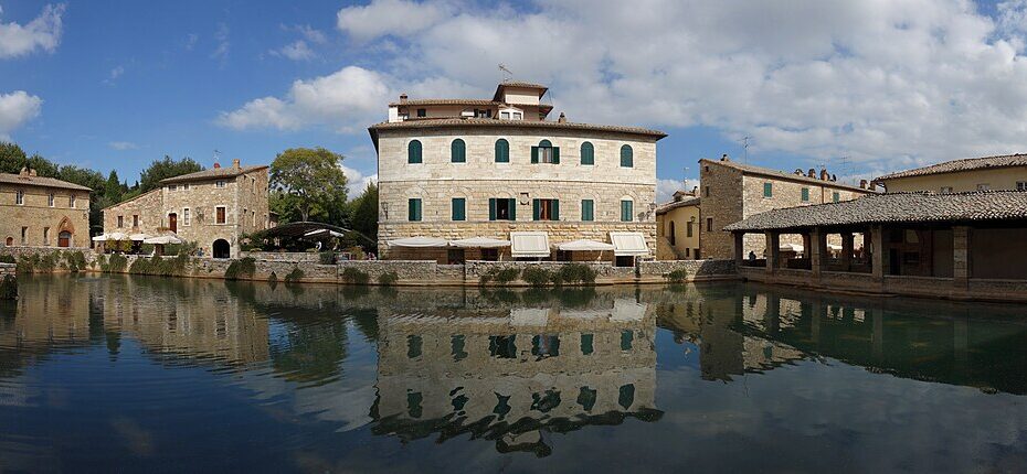 Piscina termal histórica na Piazza delle Sorgenti, em Bagno Vignoni, Toscana