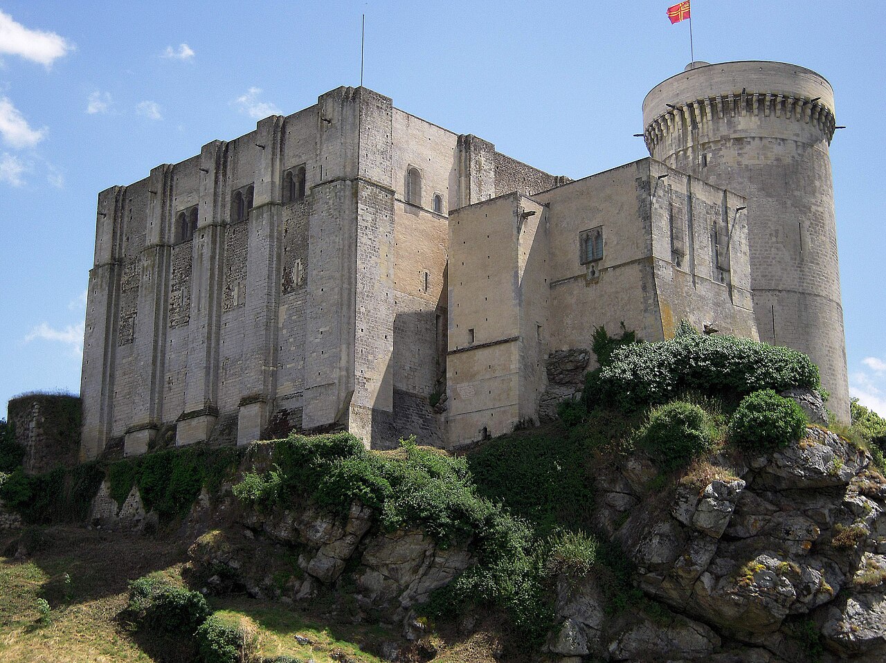 Castelo medieval de Falaise, na Normandia, local de nascimento de Guilherme I