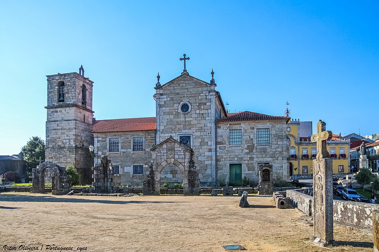 Museu Arqueológico de Barcelos ao ar livre, nas ruínas do Paço dos Condes