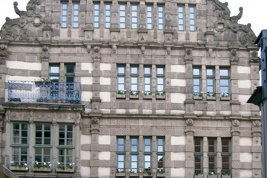 Fachada do Rattenfängerhaus, a Casa do Flautista, em Hameln