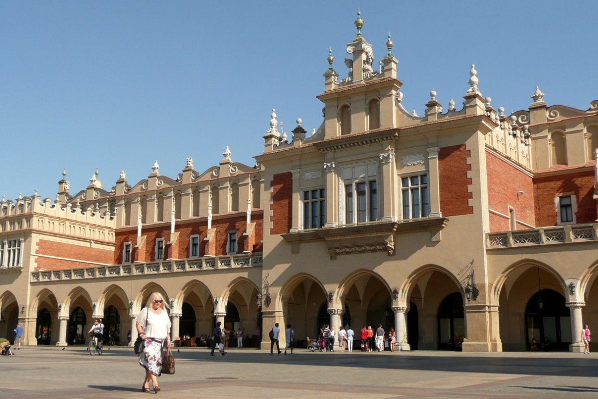 Sukiennice, antigo mercado de tecidos na Rynek Główny, praça central de Cracóvia