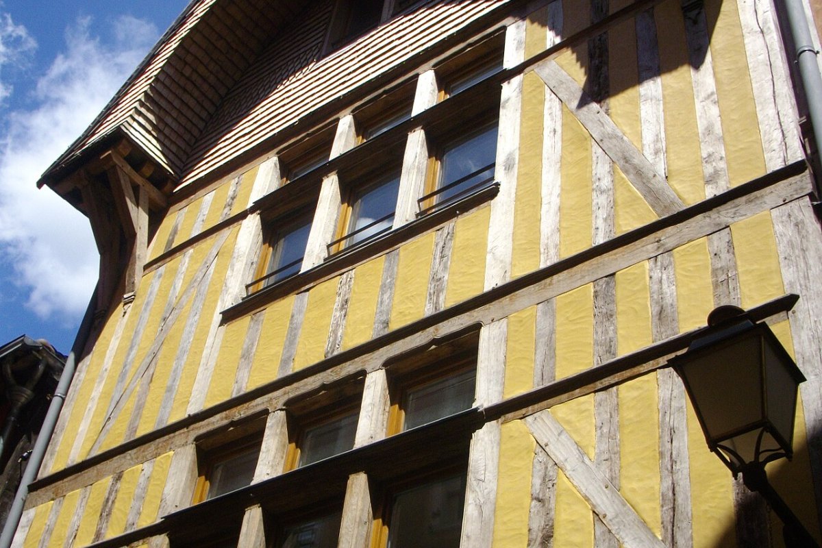 Ruelle des Chats, beco estreito com casas de enxaimel no centro de Troyes